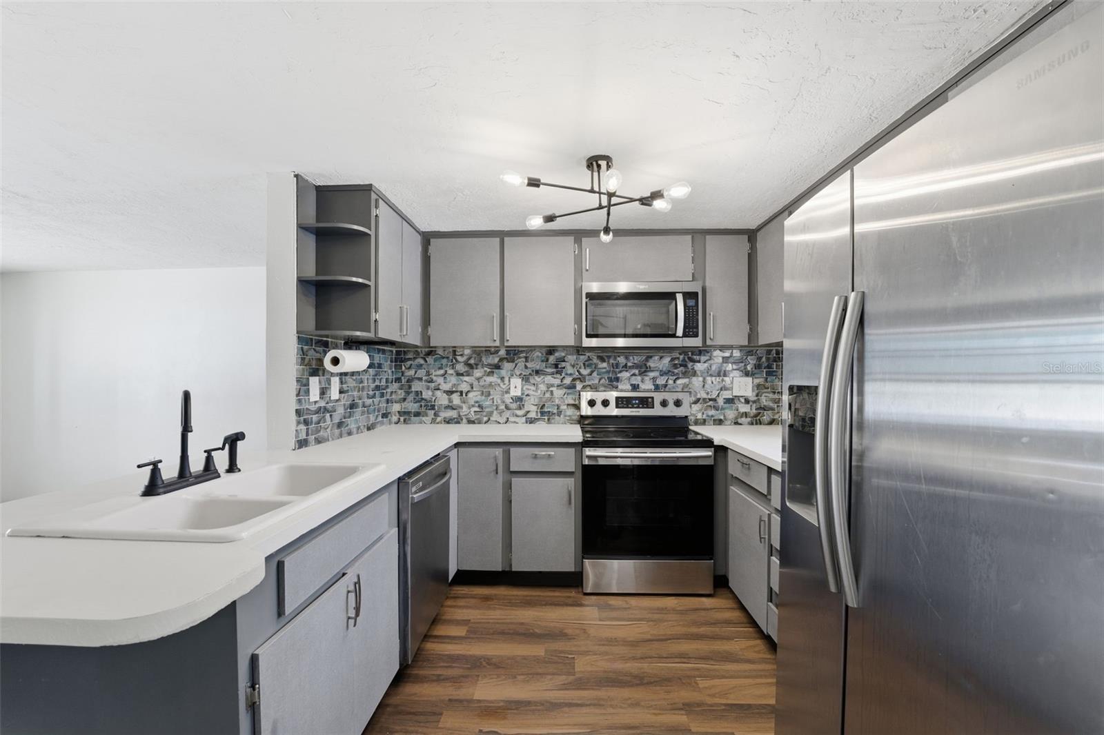 BEVERLY HILLS - Residential