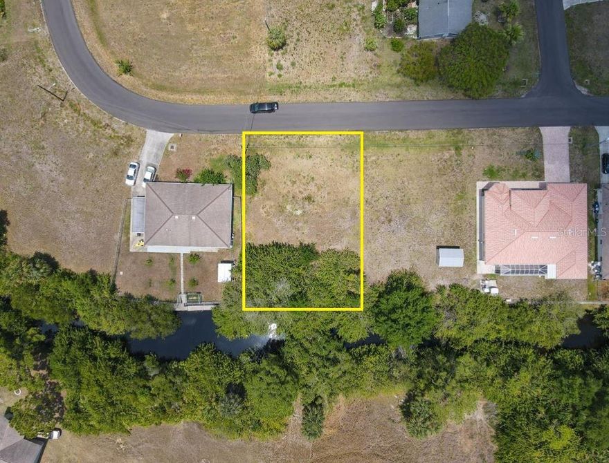 Come build your dream home on this freshwater canal lot located in the beautiful Warm Mineral Springs area! This property offers no HOA and no CDD fees, giving you the freedom to build and live your way. Electricity and cable TV are available nearby for easy connection. Conveniently situated near US-41, Wellen Park, gorgeous beaches, shopping, dining, and top golf courses—this location truly has it all. Don’t miss the opportunity to see this lot in person and envision your future here!