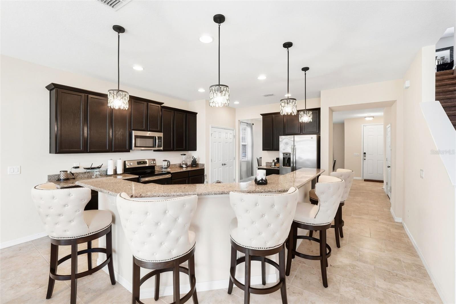 4633 BAYMOOR DRIVE