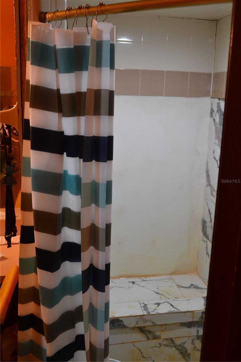 FLORIDA LAKE PARK PROP INC - Residential