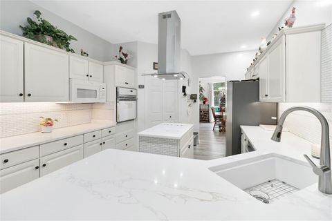 Tiny photo for 33025 Lake Bend Circle, Leesburg, FL 34788 (MLS # G5104697)