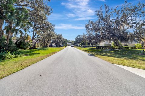 Tiny photo for 33025 Lake Bend Circle, Leesburg, FL 34788 (MLS # G5104697)