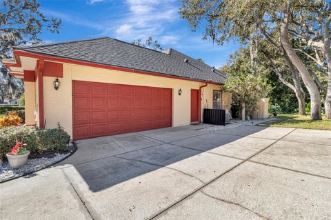 Tiny photo for 33025 Lake Bend Circle, Leesburg, FL 34788 (MLS # G5104697)