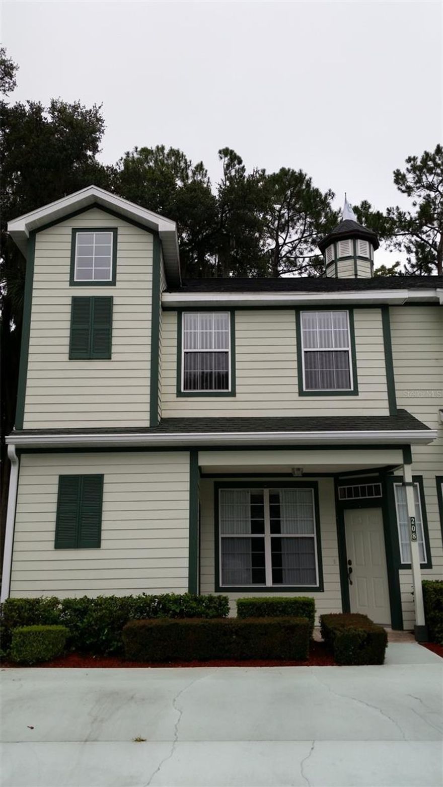 Welcome to 231 NE 28 AVE UNIT #208, a stunning 3-bedroom, 2-bathroom villa located in the heart of Ocala, FL. This property is nestled within a secure gated community, offering an added layer of peace and security. The home boasts a spacious kitchen, complete with a bar and eating area, perfect for entertaining or enjoying a casual meal. The master suite is a true retreat, featuring a walk-in closet and an en-suite bathroom for ultimate convenience and privacy. All bedrooms are generously sized, providing ample space for relaxation and personalization. The separate living room offers a comfortable space for unwinding after a long day. Adding to the charm of this home is the golf course view, offering a serene backdrop to your everyday living. The property also includes an inside laundry room, adding to the practicality and convenience of this home. Experience the perfect blend of comfort, style, and functionality at 231 NE 28 AVE UNIT #208.