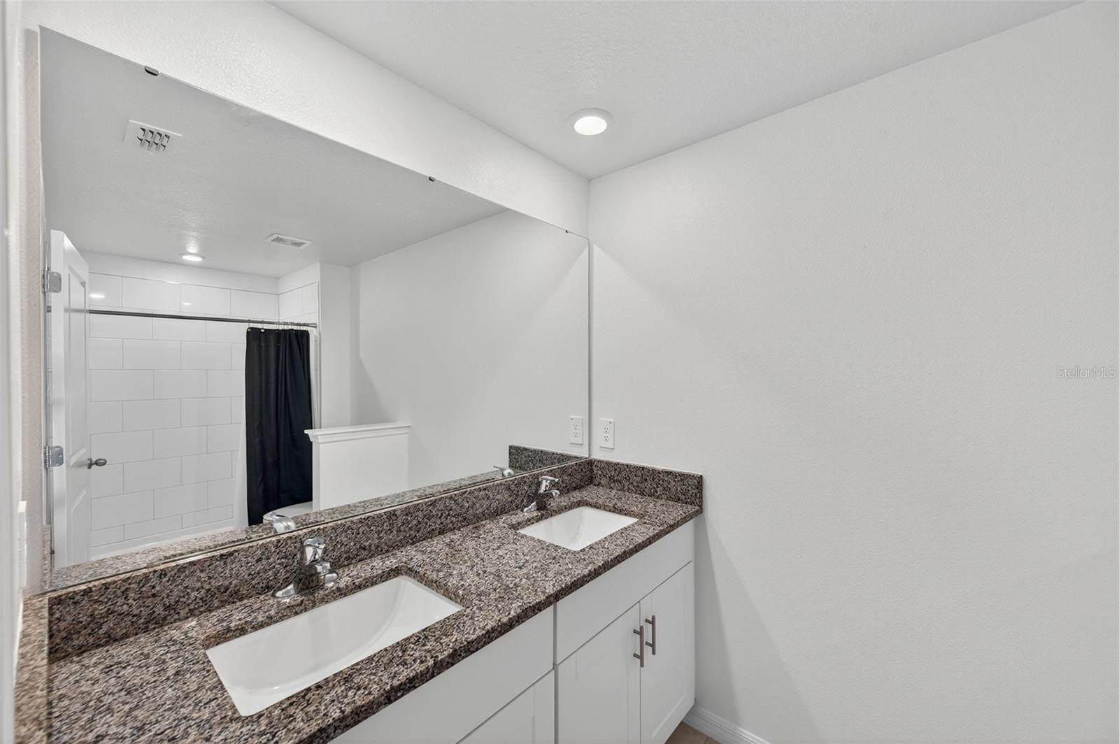 MIRADA PCLS 8A & 8B - Residential Lease