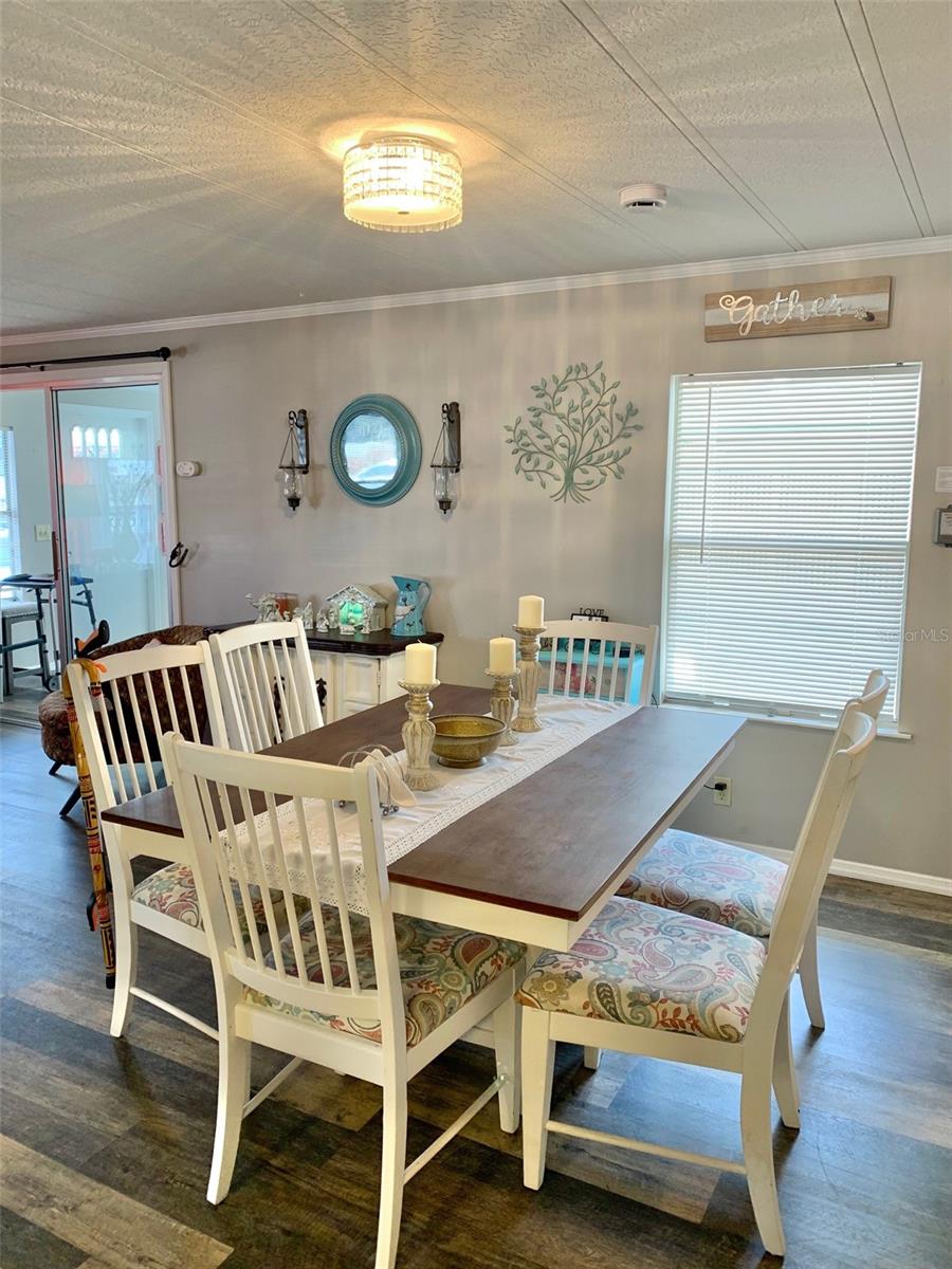 ZELLWOOD STATION - Residential