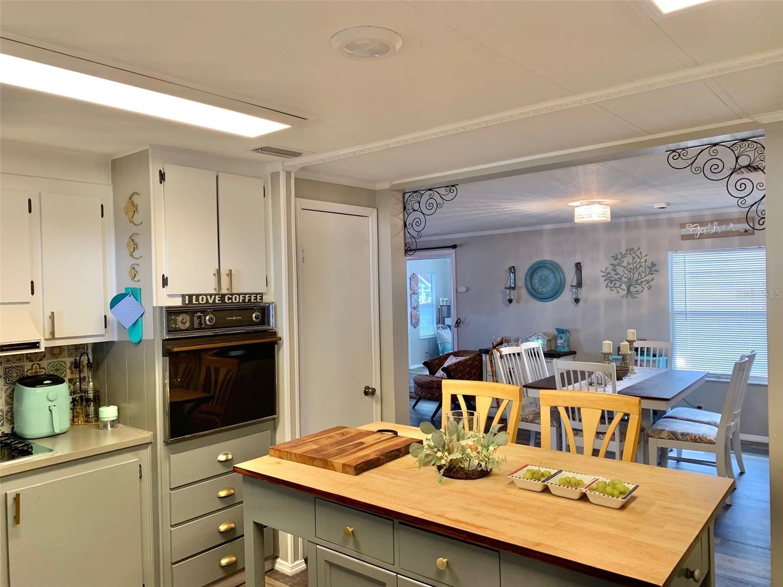 ZELLWOOD STATION - Residential