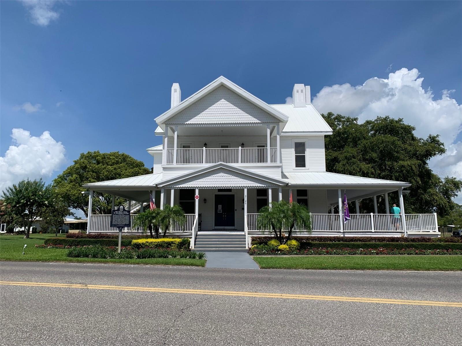 ZELLWOOD STATION - Residential