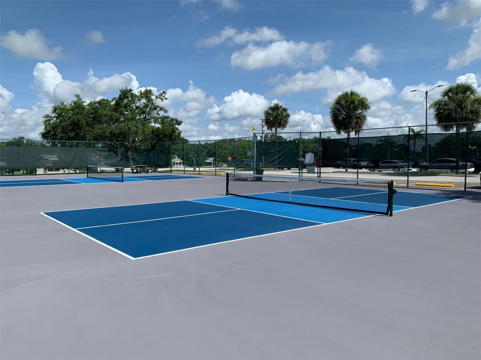 ZELLWOOD STATION - Residential