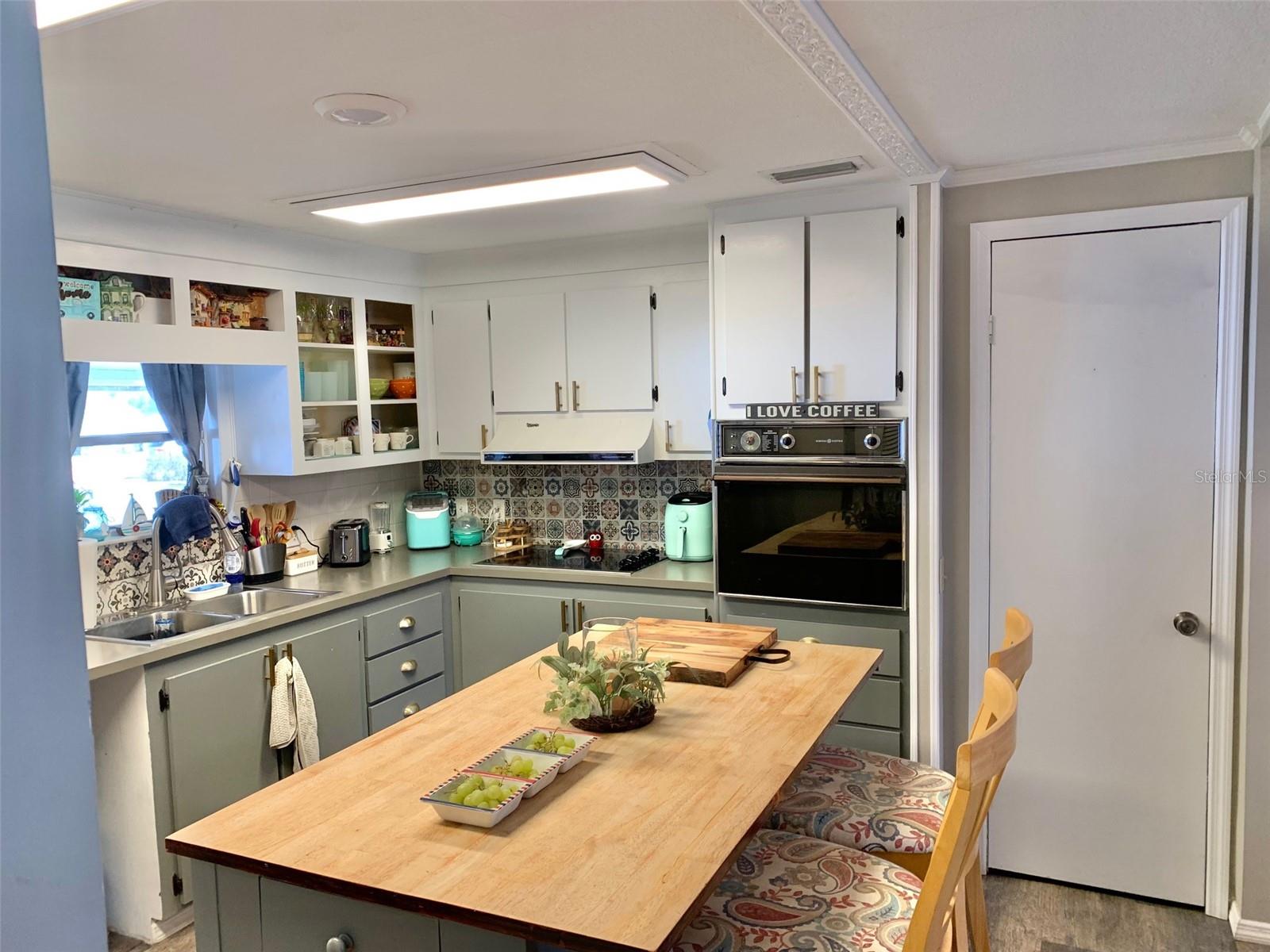 ZELLWOOD STATION - Residential