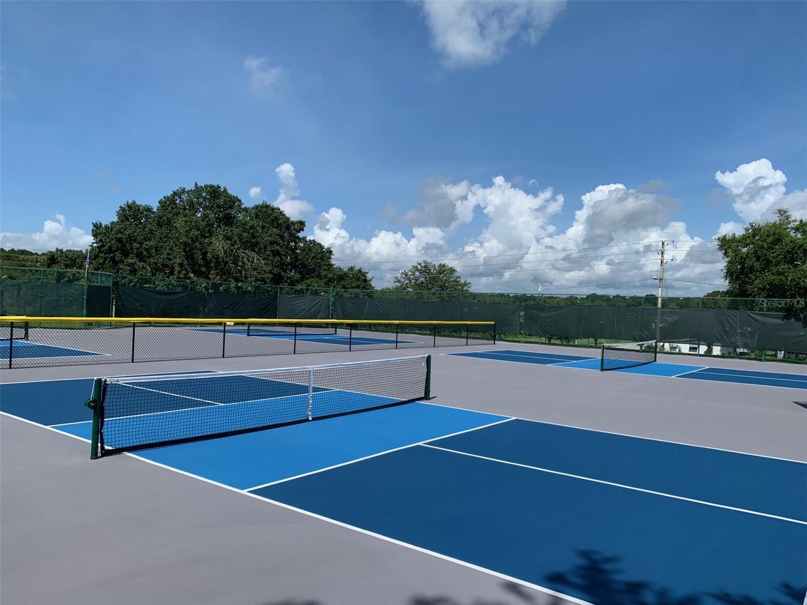 ZELLWOOD STATION - Residential