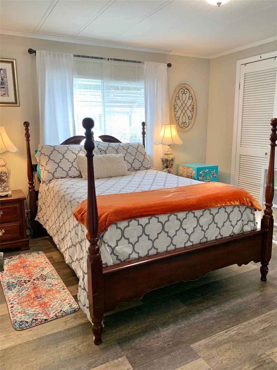 ZELLWOOD STATION - Residential