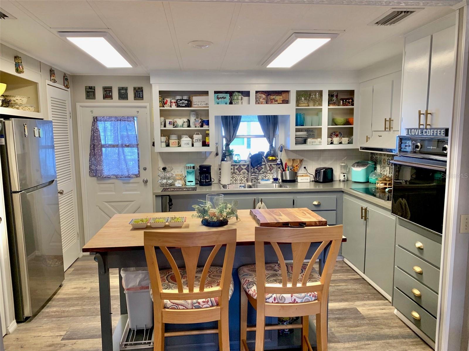 ZELLWOOD STATION - Residential