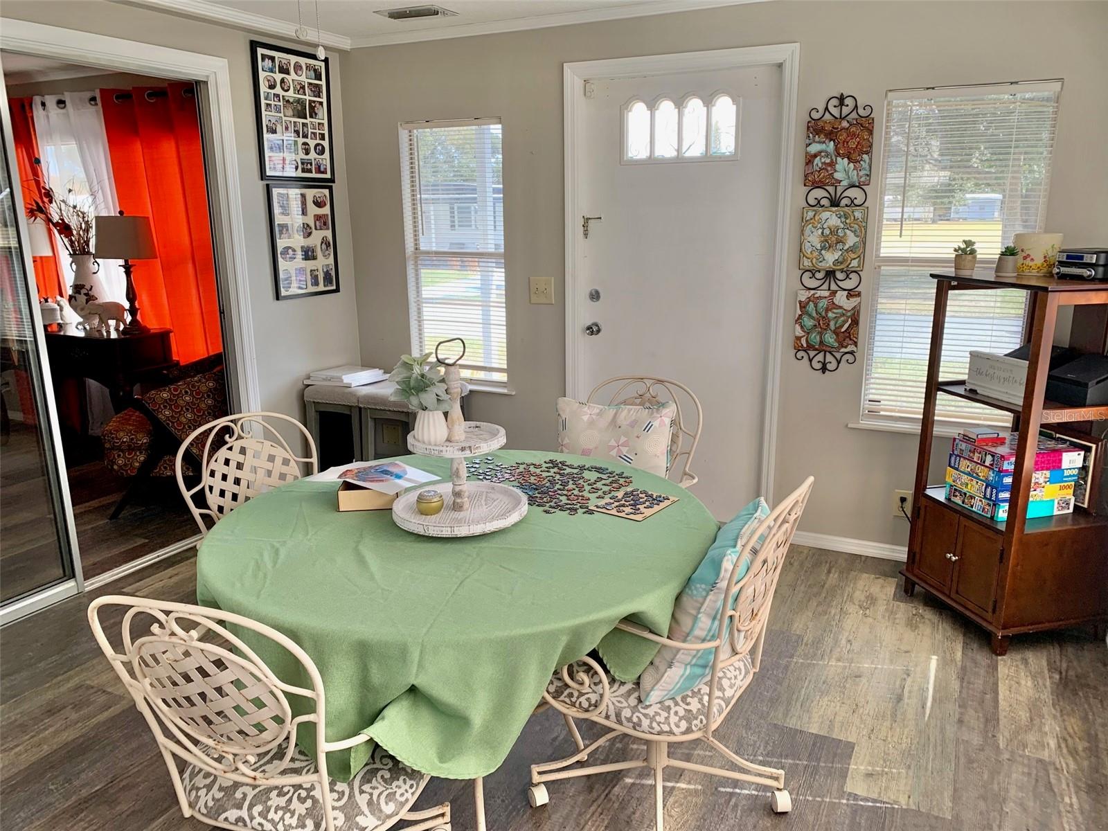 ZELLWOOD STATION - Residential