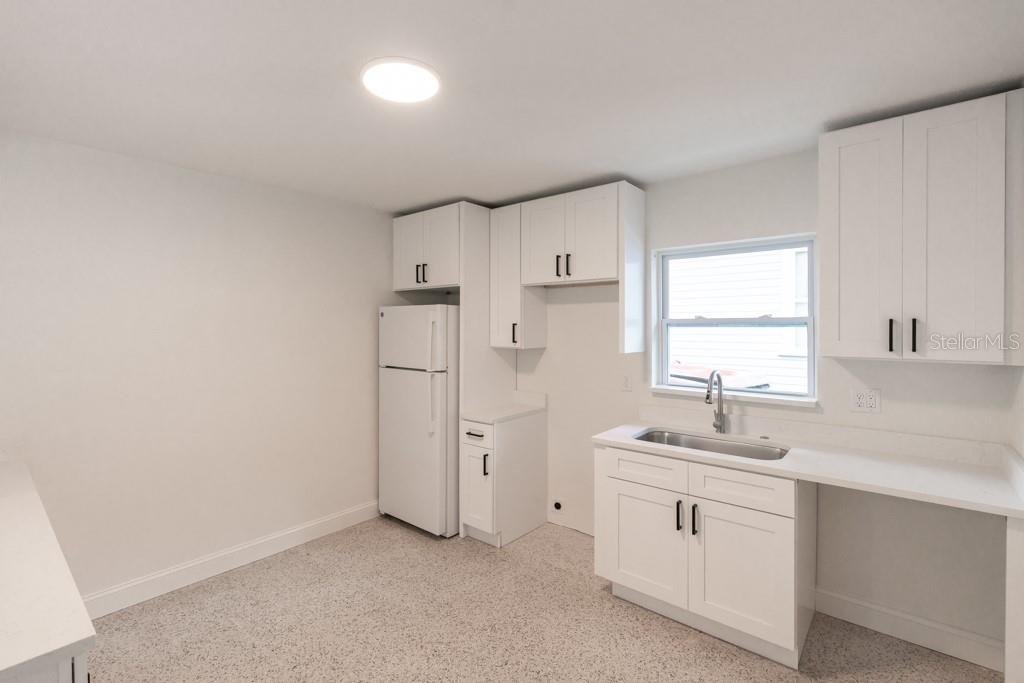 LAWNDALE - Residential Income
