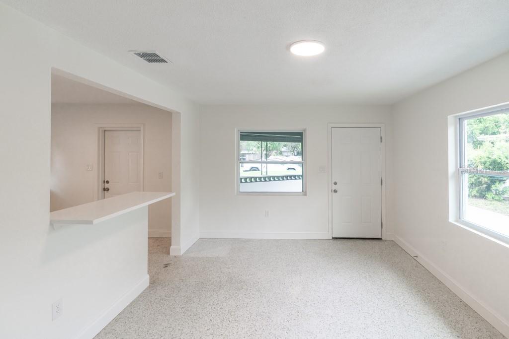 LAWNDALE - Residential Income