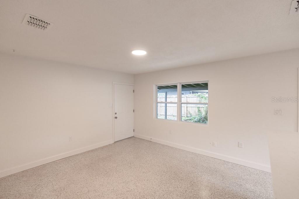 LAWNDALE - Residential Income