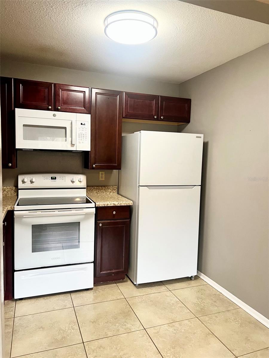 RAINTREE VILLAGE CONDO N - Residential