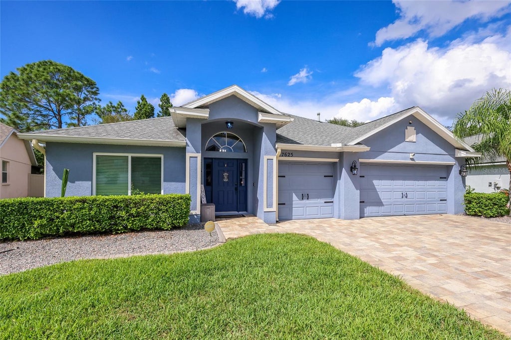 Photo of 7625 Nottinghill Sky Drive, Apollo Beach, FL 33572 (MLS # A4707905)