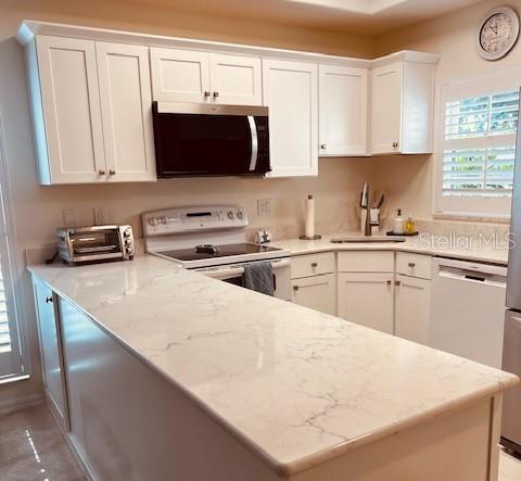PINESTONE AT PALMER RANCH - Residential Lease