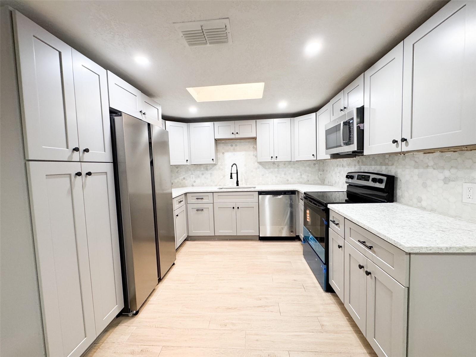 ARISTIDA PH 02B - Residential