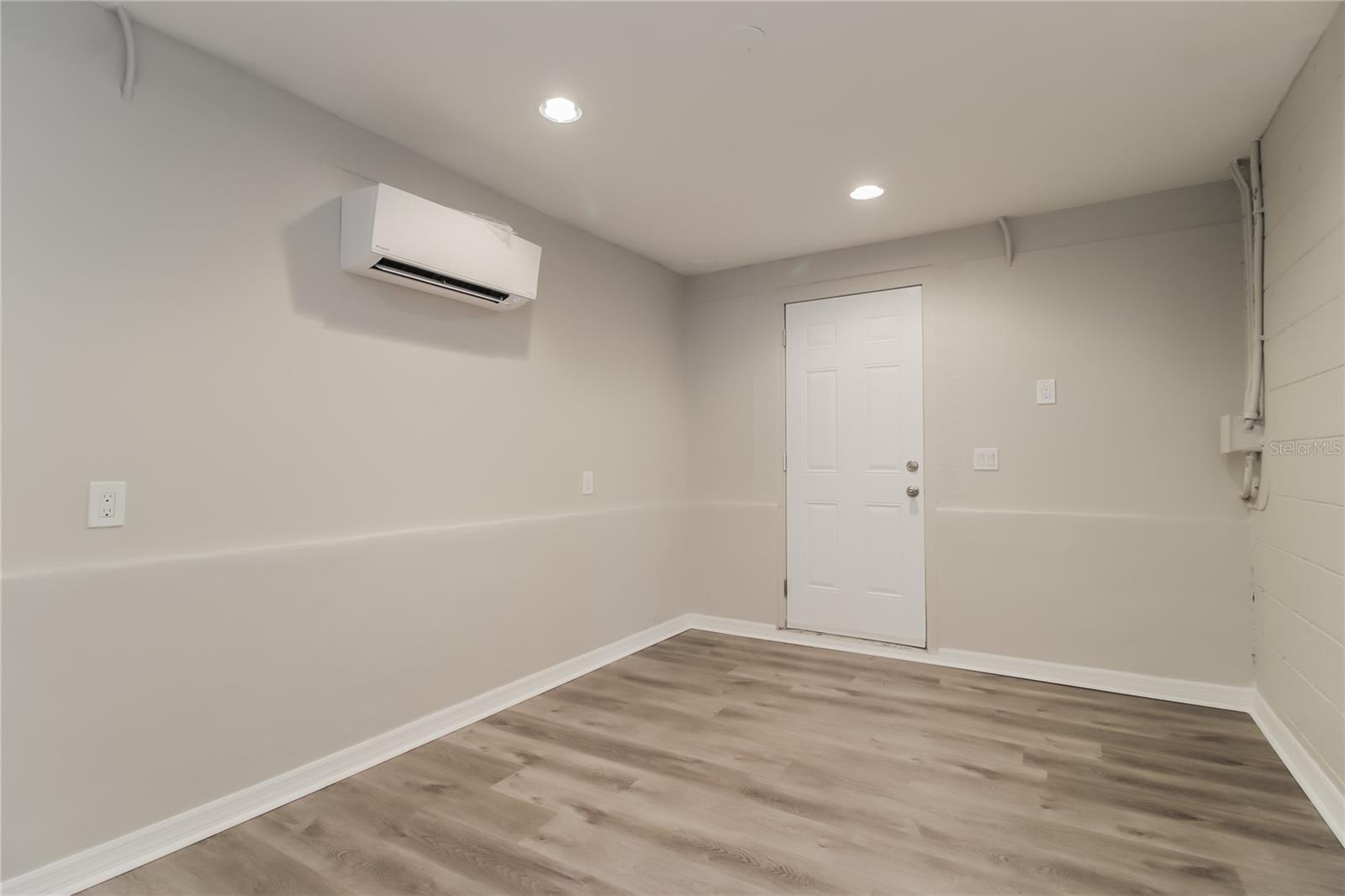 MONROE MANOR - Residential Lease