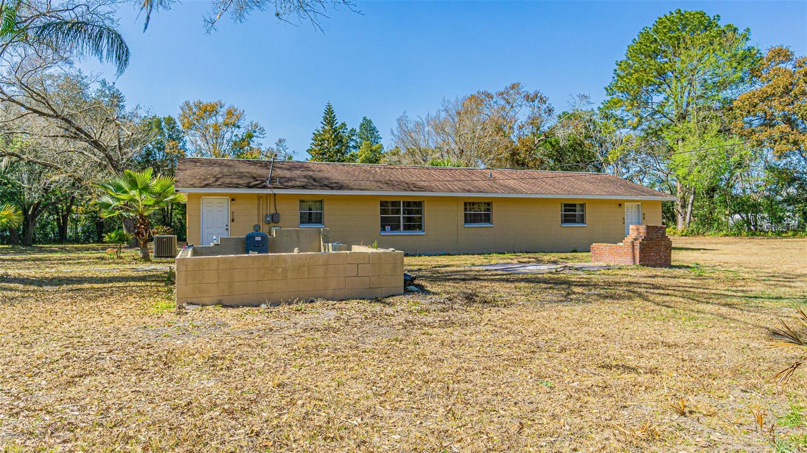3902 AUTUMN PALM DRIVE