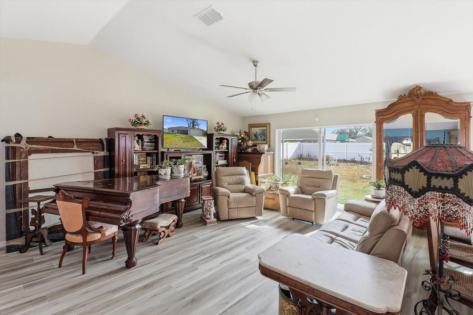 DUNNELLON OAKS - Residential