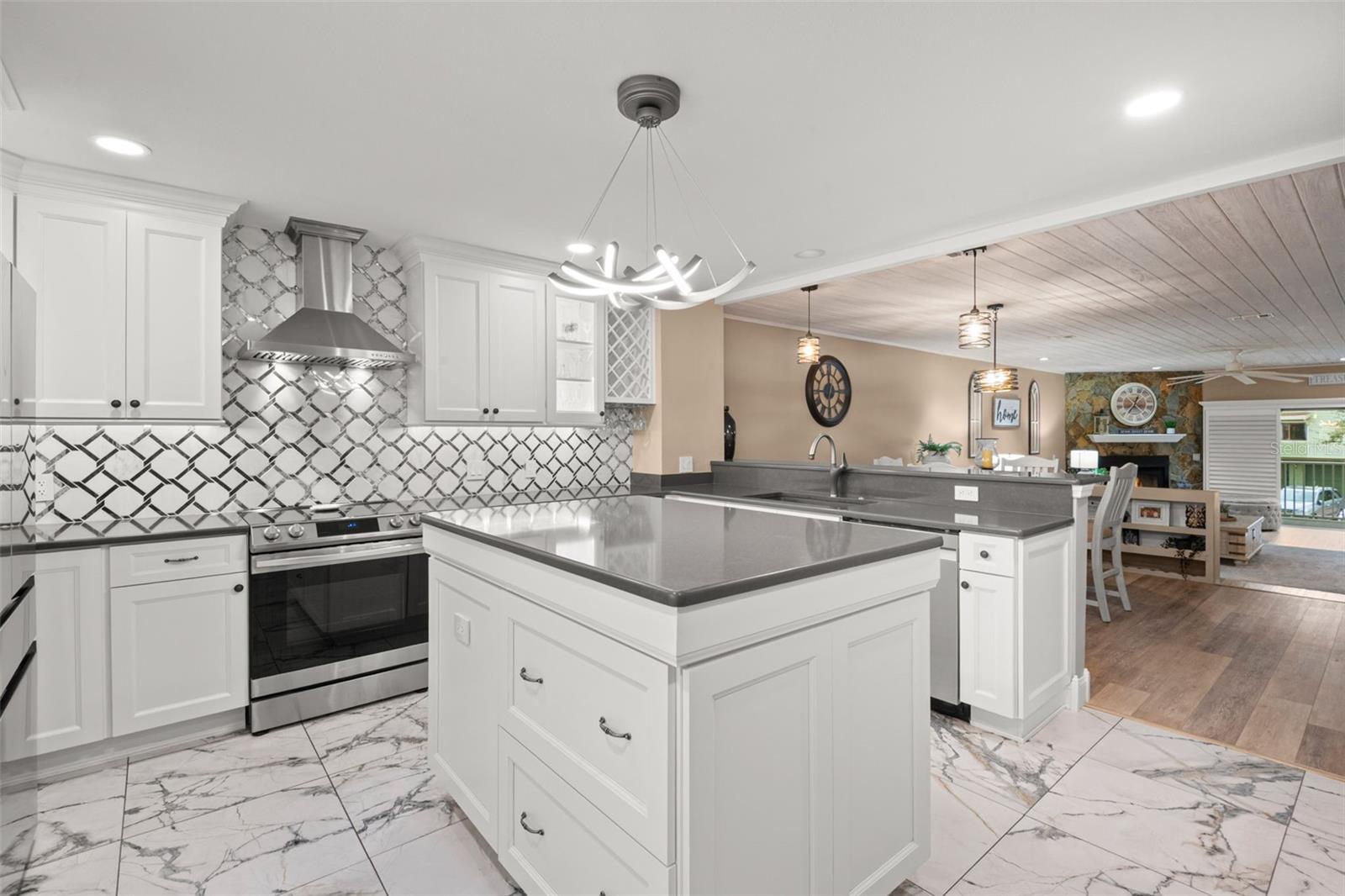 VILLAGE OF PARADISE ISLAND - Residential