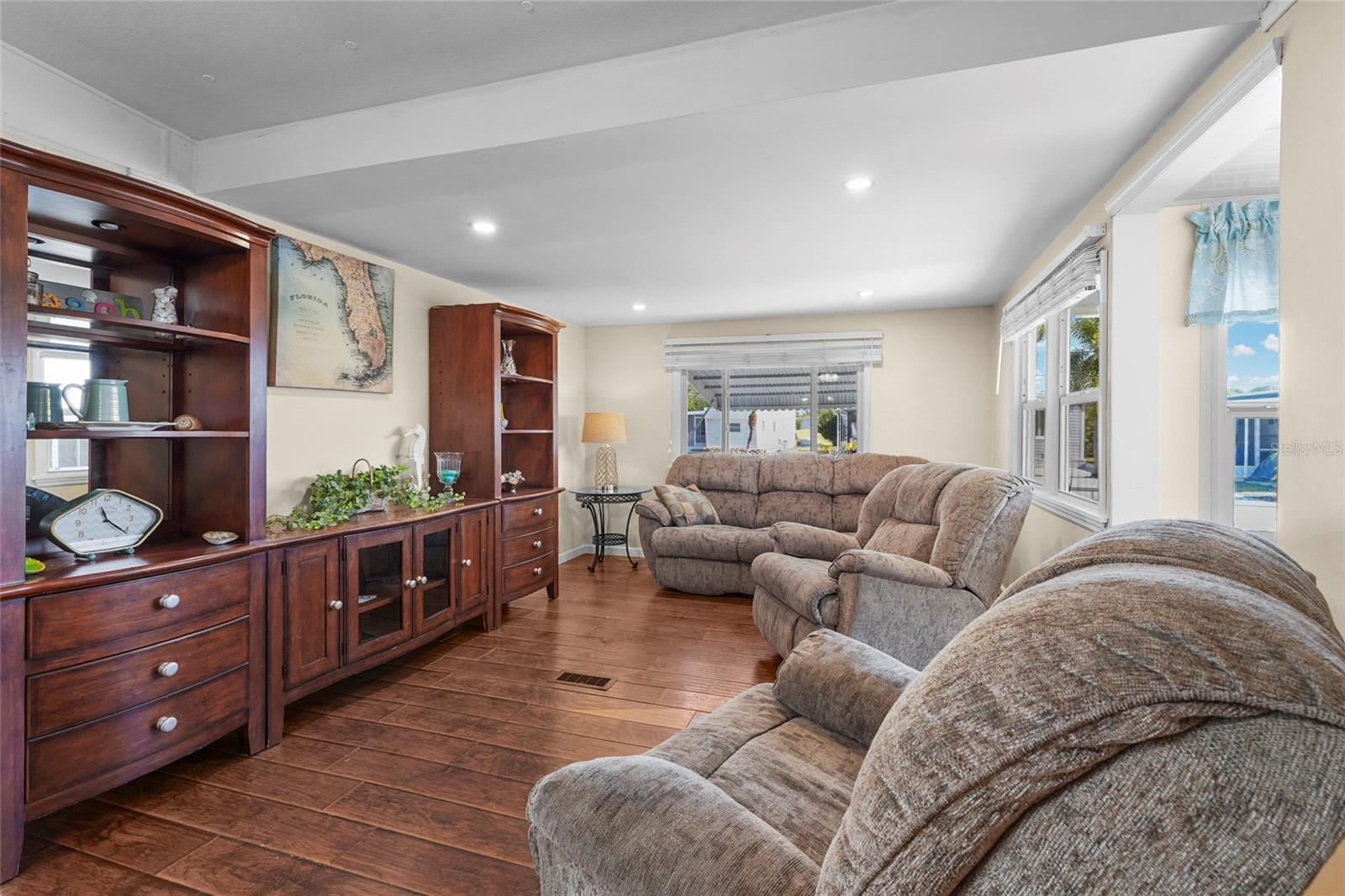 TRI-PAR ESTATES - Residential