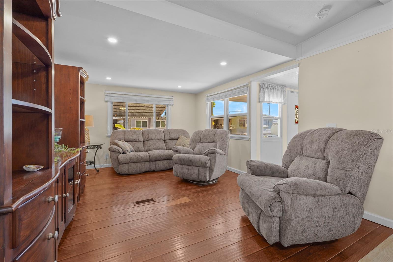 TRI-PAR ESTATES - Residential