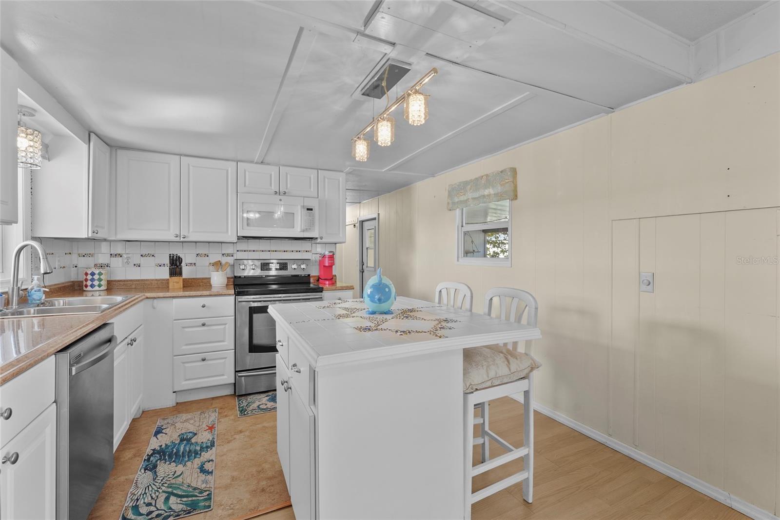 TRI-PAR ESTATES - Residential