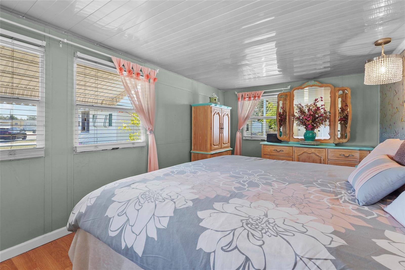 TRI-PAR ESTATES - Residential