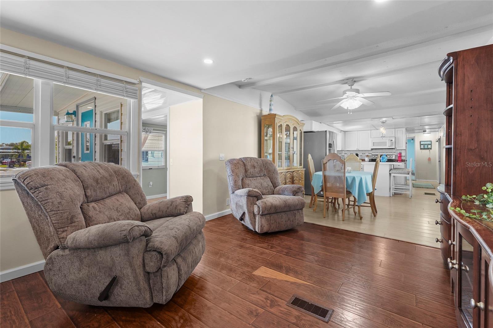 TRI-PAR ESTATES - Residential