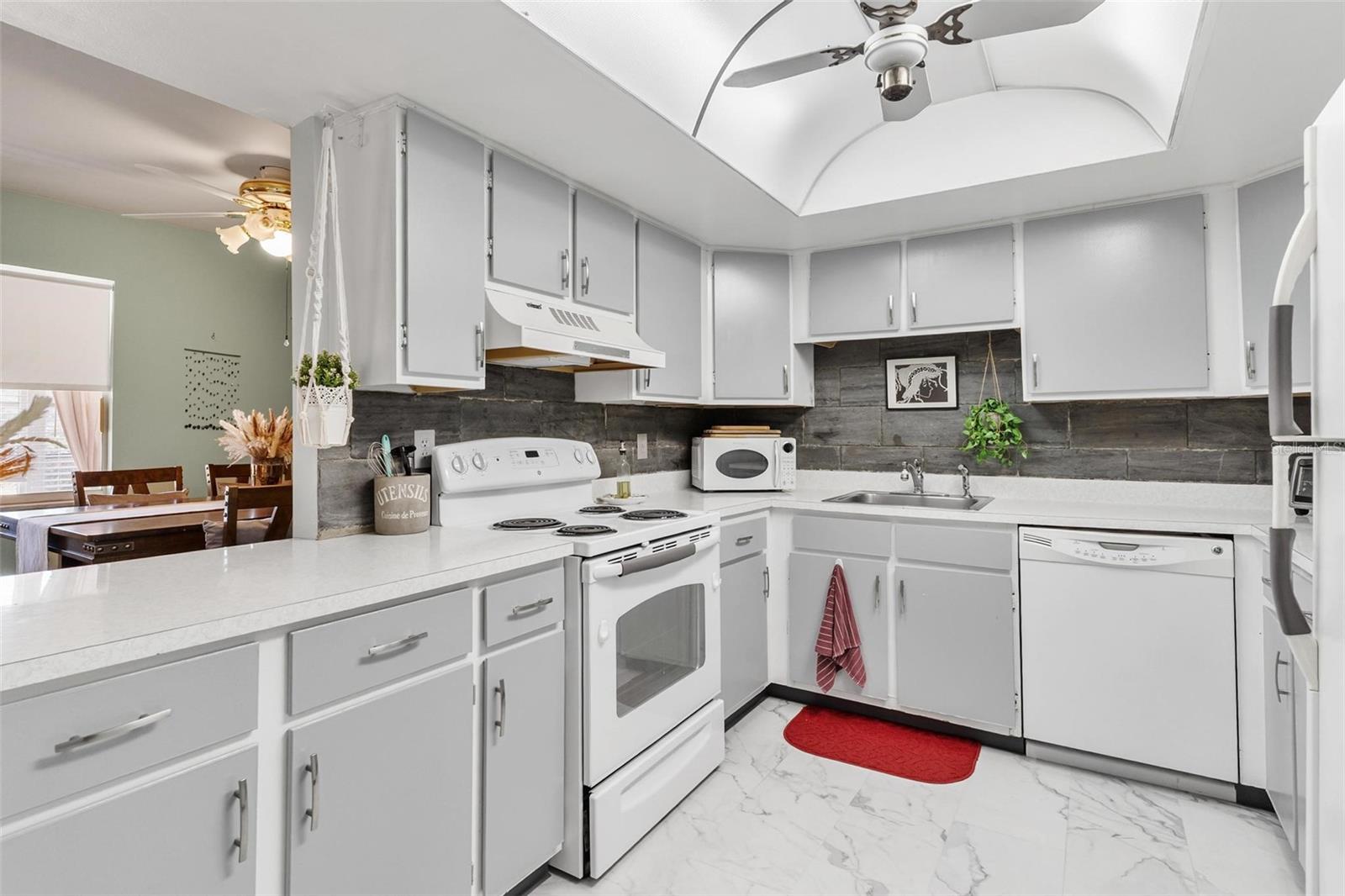 LIVE OAK VILLAGE CONDO - Residential