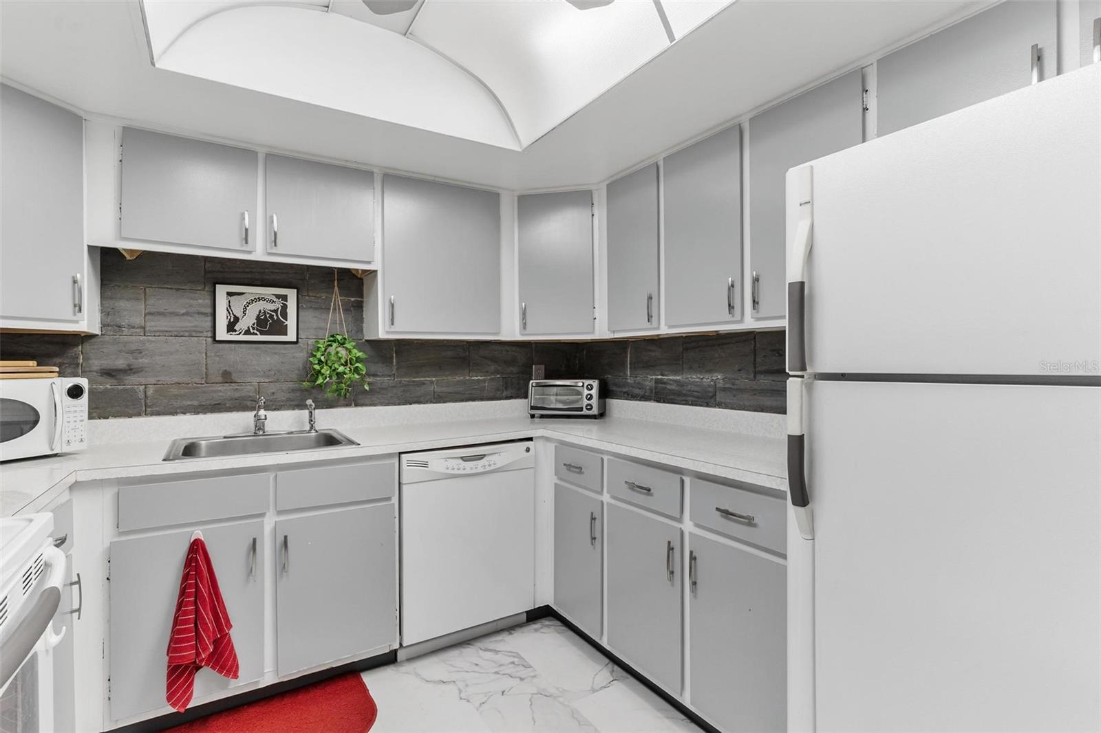 LIVE OAK VILLAGE CONDO - Residential