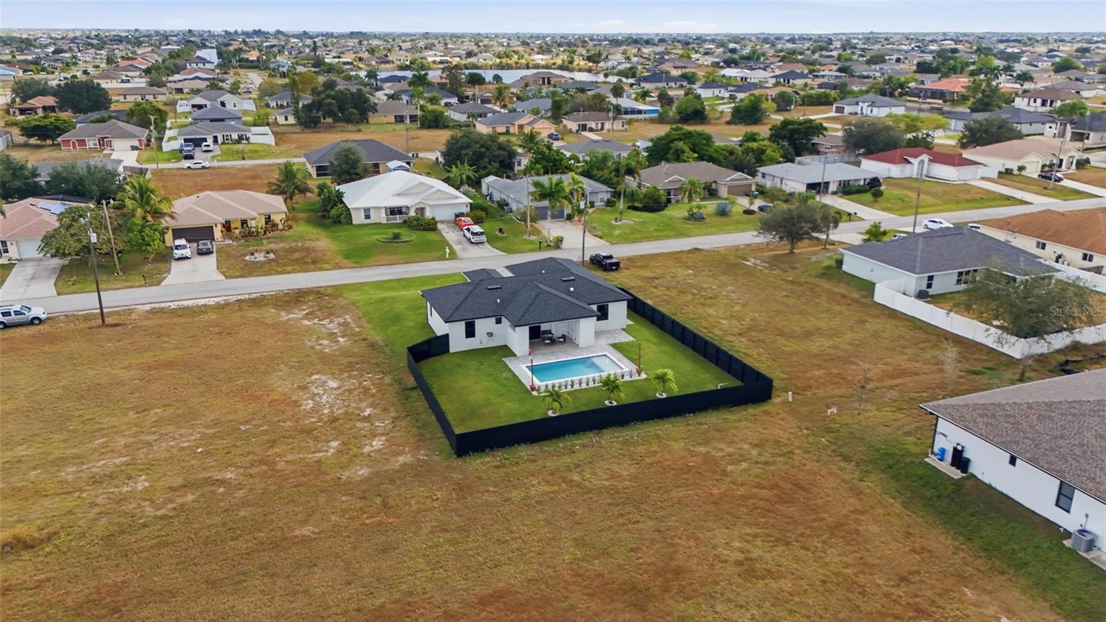CAPE CORAL - Residential