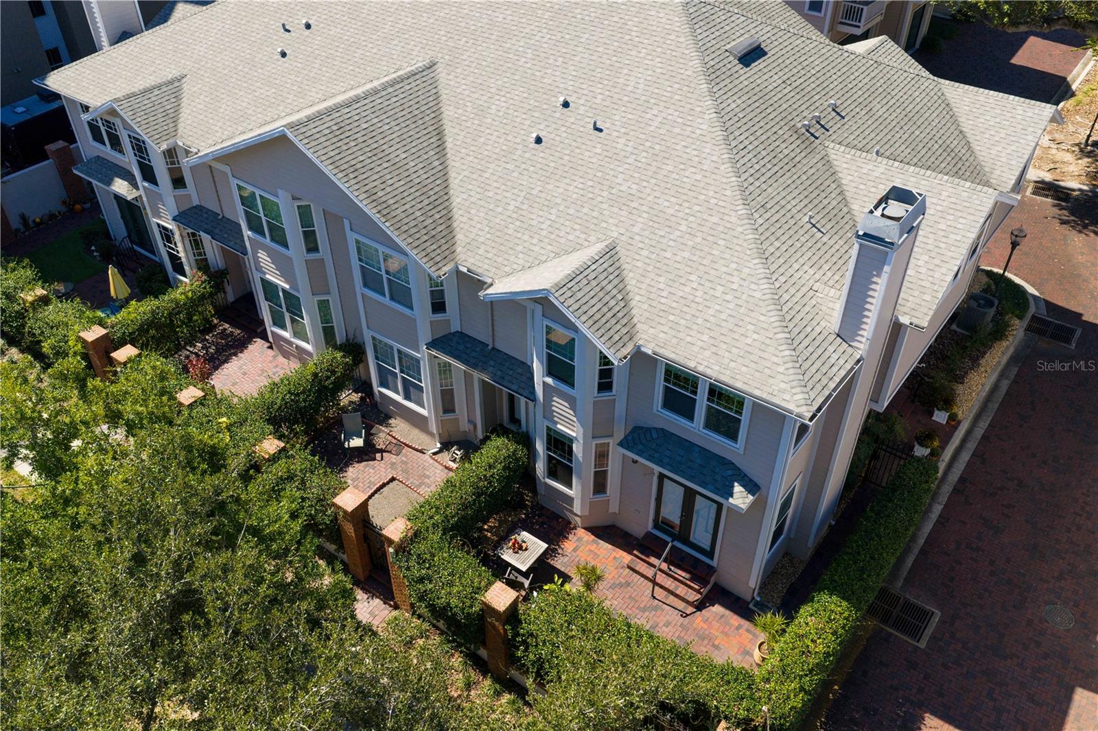 HUNTINGTON TWNHMS THE - Residential