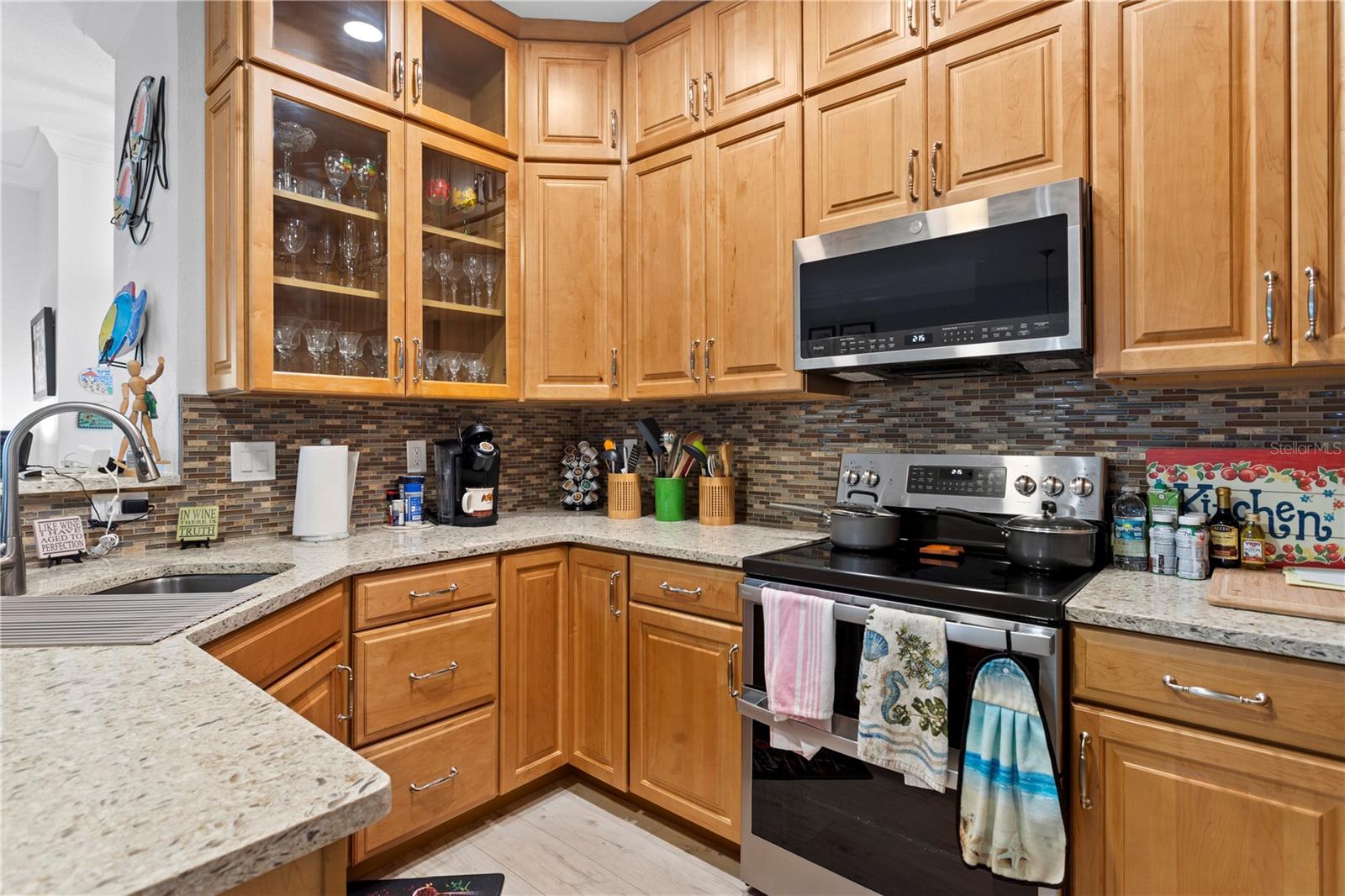 HUNTINGTON TWNHMS THE - Residential