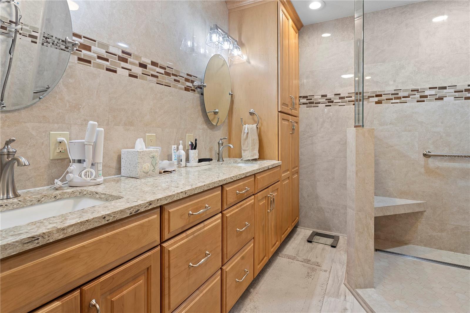 HUNTINGTON TWNHMS THE - Residential