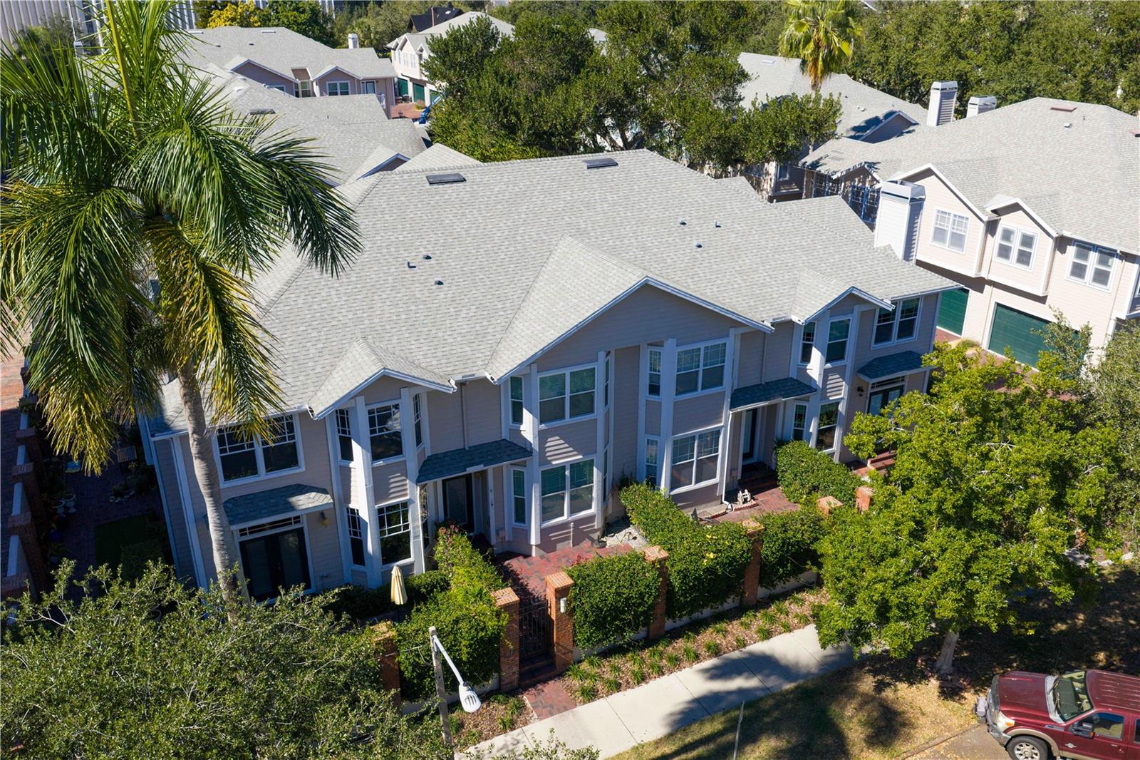 HUNTINGTON TWNHMS THE - Residential