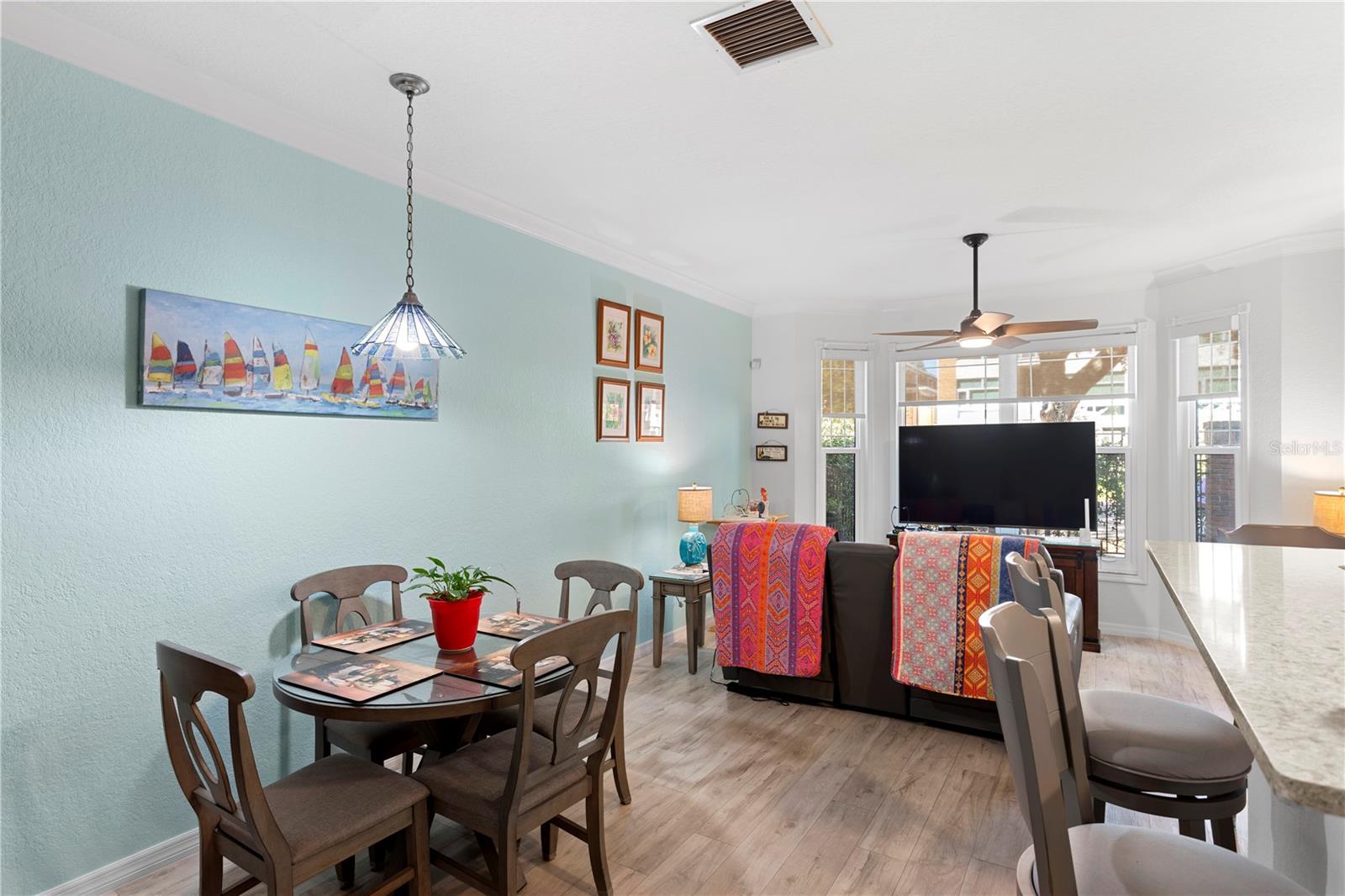 HUNTINGTON TWNHMS THE - Residential