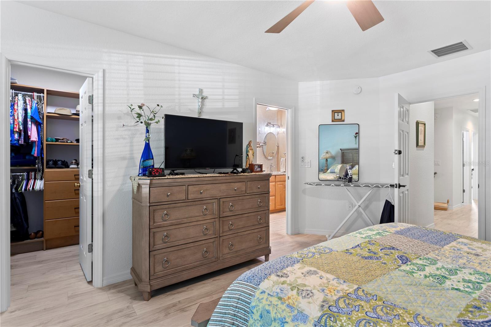 HUNTINGTON TWNHMS THE - Residential