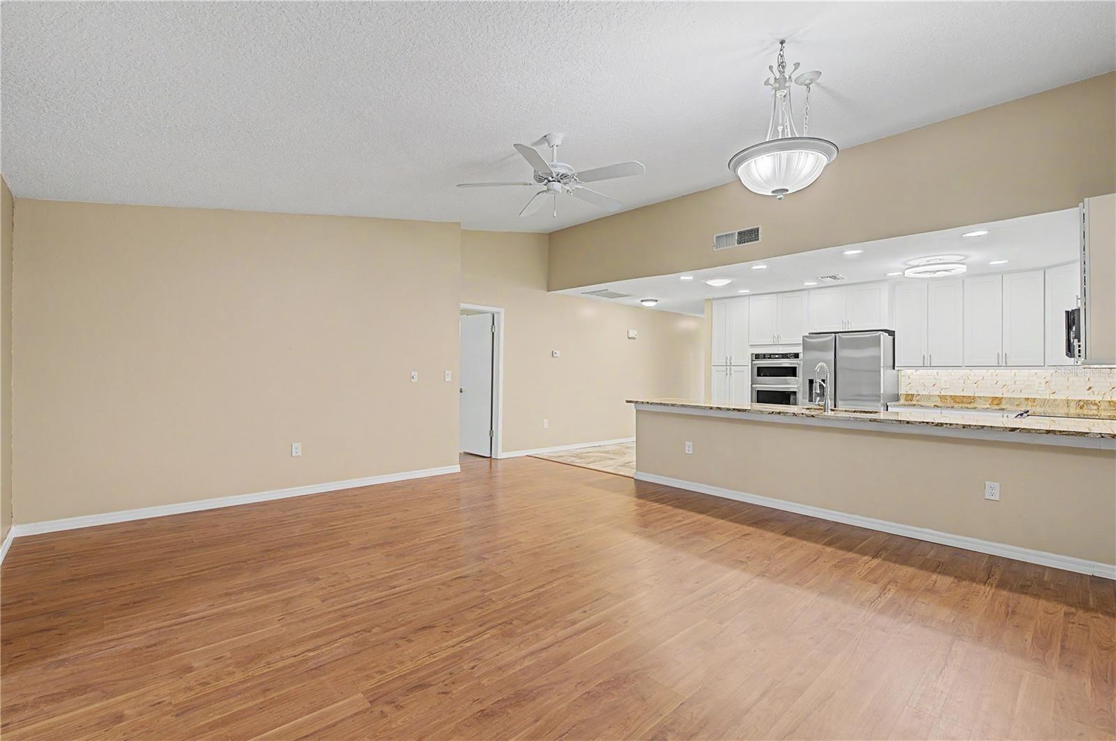 1302 GOLFVIEW DRIVE