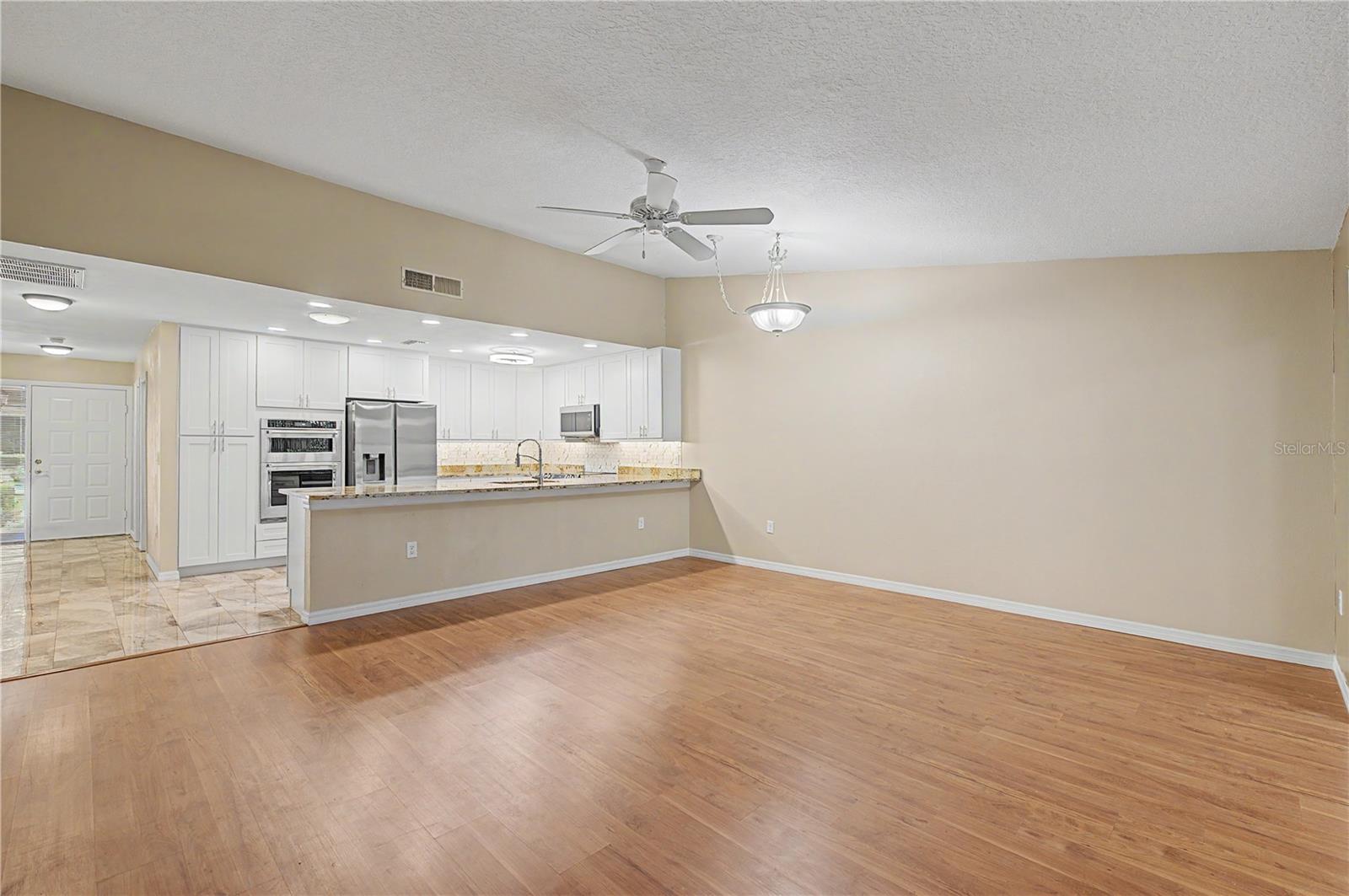1302 GOLFVIEW DRIVE