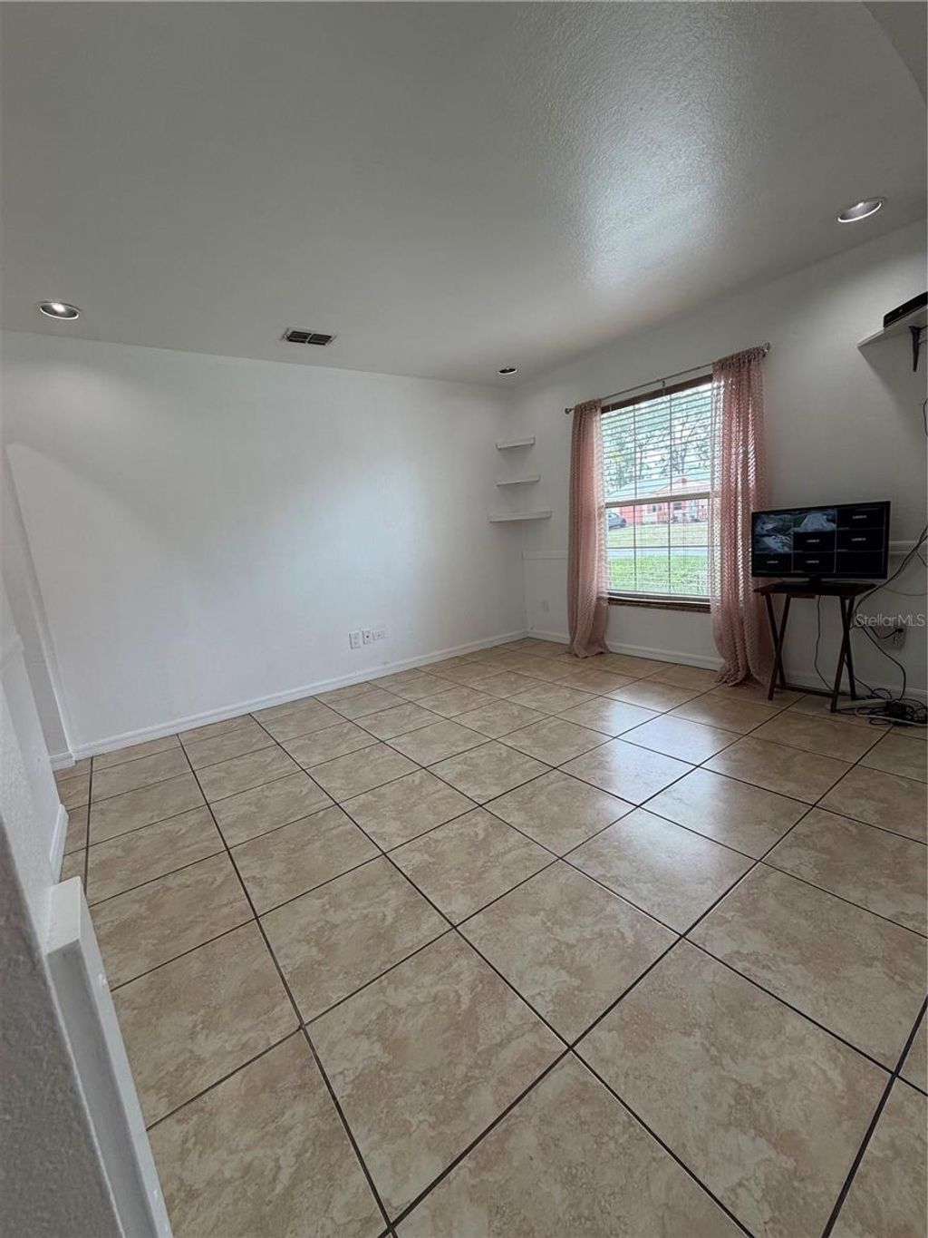 Photo of 101 Gardenia Road, Kissimmee, FL 34743 (MLS # S5149505)