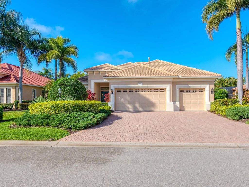 Photo of 13911 Siena Loop, Lakewood Ranch, FL 34202 (MLS # A4678185)