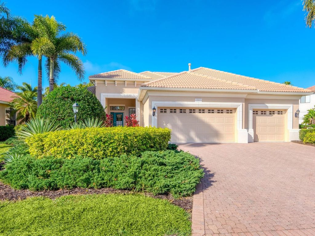 Photo of 13911 Siena Loop, Lakewood Ranch, FL 34202 (MLS # A4678185)