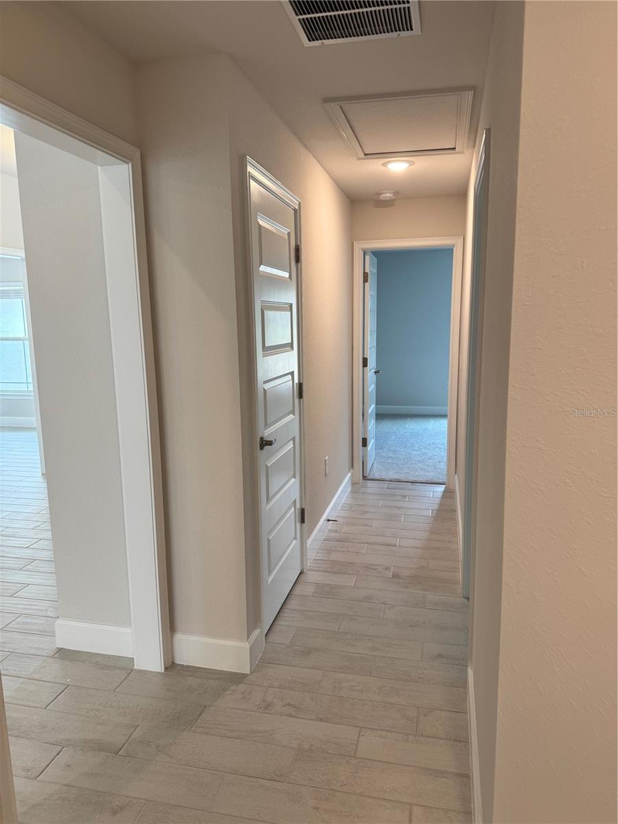 SOUTH VENICE - Residential