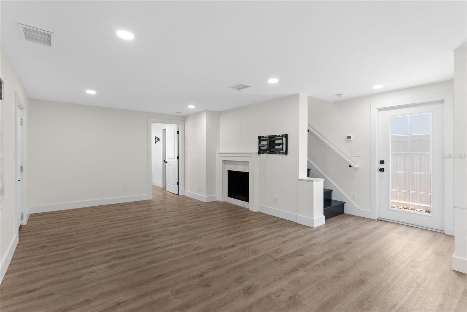 MEADOWBROOK - Residential